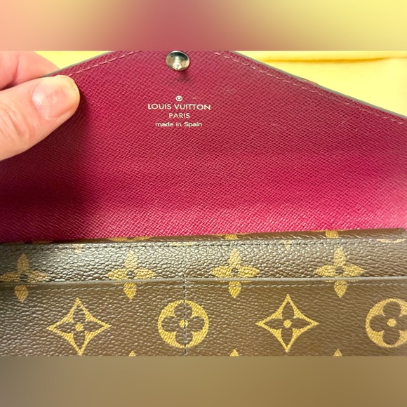 LOUIS VUITTON Barbie Monogram Epi Marie-Lou Long Clutch/ Wallet Fuchsia - Picture 8 of 16